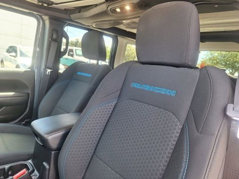 Used 2025 Jeep Wrangler Unlimited Rubicon 4xe w/ Safety Group AWD/4WD image 11