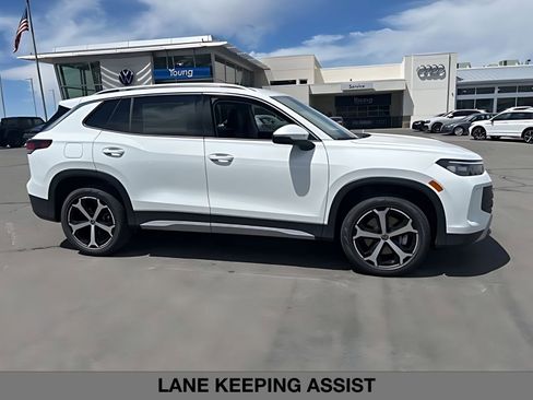 New 2026 Volkswagen Tiguan SE AWD/4WD image 2