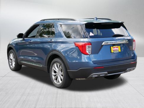 Used 2020 Ford Explorer XLT w/ Equipment Group 202A AWD/4WD image 5
