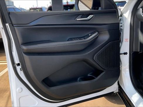 Used 2023 Jeep Grand Cherokee L Laredo image 21