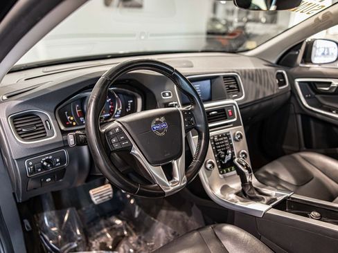 Used 2017 Volvo S60 T5 Inscription w/ Technology Package image 19