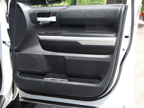 Used 2015 Toyota Tundra SR5 w/ SR5 Upgrade Package RWD image 38