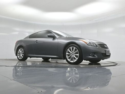 Used 2013 INFINITI G37 Journey w/ Premium Pkg RWD image 3