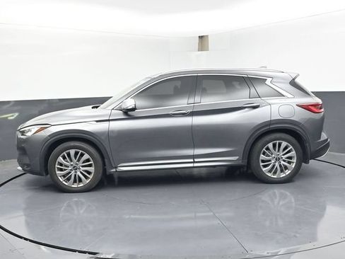 Used 2023 INFINITI QX50 Luxe w/ Accent Package FWD image 4