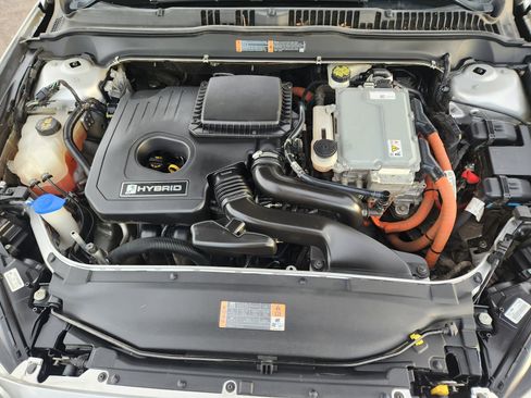 Used 2016 Ford Fusion SE image 25