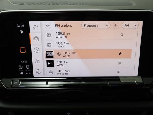 New 2026 Volkswagen Atlas Peak Edition image 9