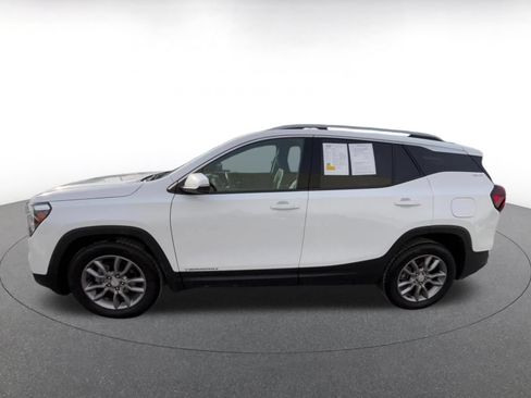Used 2024 GMC Terrain SLT AWD/4WD image 7