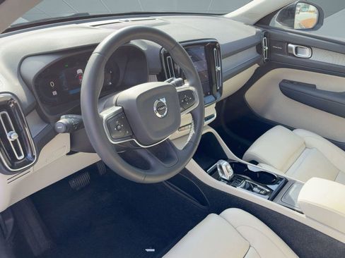 Certified 2023 Volvo XC40 B5 Plus w/ Driver Assist Package image 4