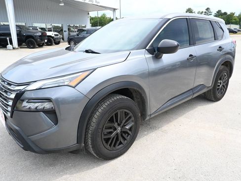 Used 2024 Nissan Rogue S AWD/4WD image 6