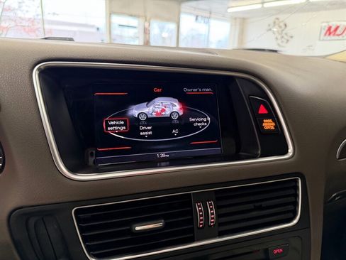 Used 2017 Audi Q5 2.0T Premium Plus w/ Technology Package image 23