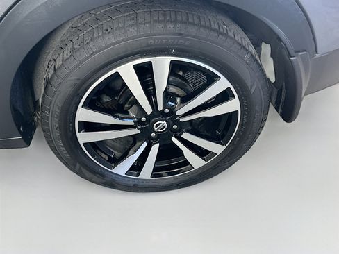 Used 2020 Nissan Kicks SV FWD image 11