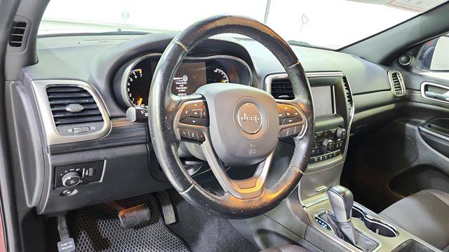 Used 2020 Jeep Grand Cherokee Laredo RWD image 17