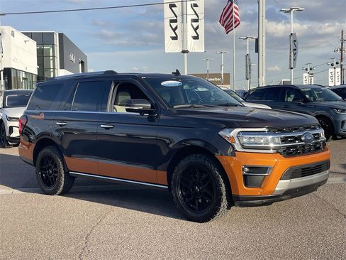 Used 2024 Ford Expedition Limited image 7