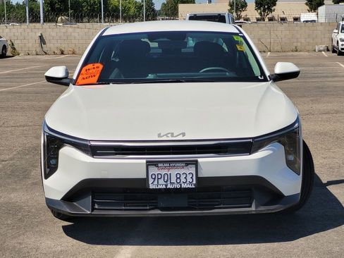 Used 2025 Kia K4 FWD image 3