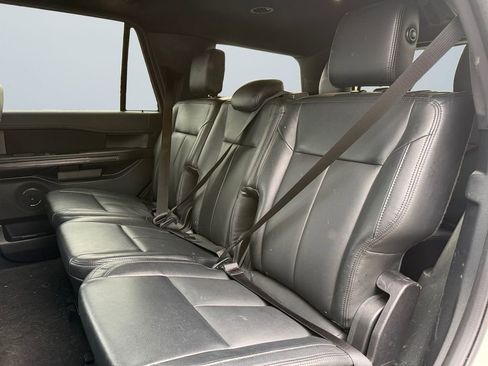 Used 2020 Ford Expedition XLT image 13