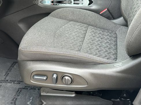 Used 2023 Chevrolet Equinox LT FWD image 23