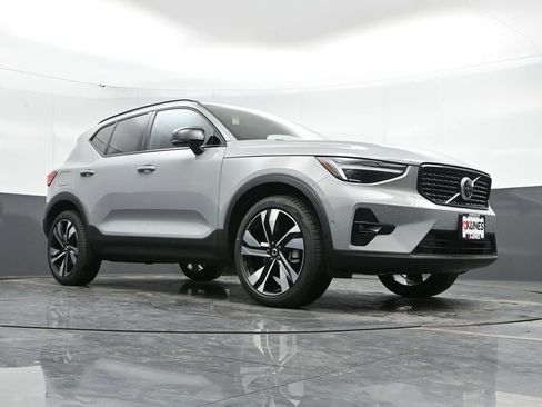 New 2025 Volvo XC40 B5 Ultra w/ Climate Package image 44