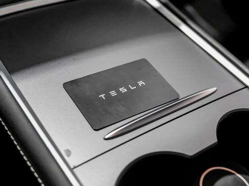 Used 2023 Tesla Model Y Long Range image 48