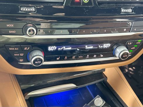 Used 2022 BMW 530i w/ M Sport Package RWD image 16