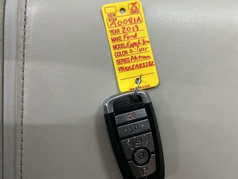 Used 2019 Ford Expedition Max Platinum image 17