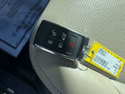 Used 2023 Land Rover Discovery Sport S image 29