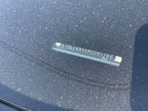 Used 2021 Toyota Highlander XLE image 10