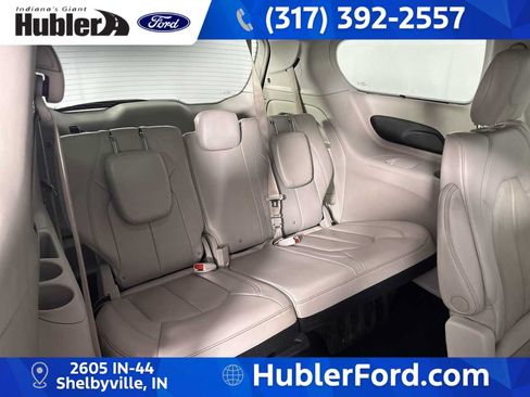 Used 2021 Chrysler Pacifica Touring-L FWD image 21