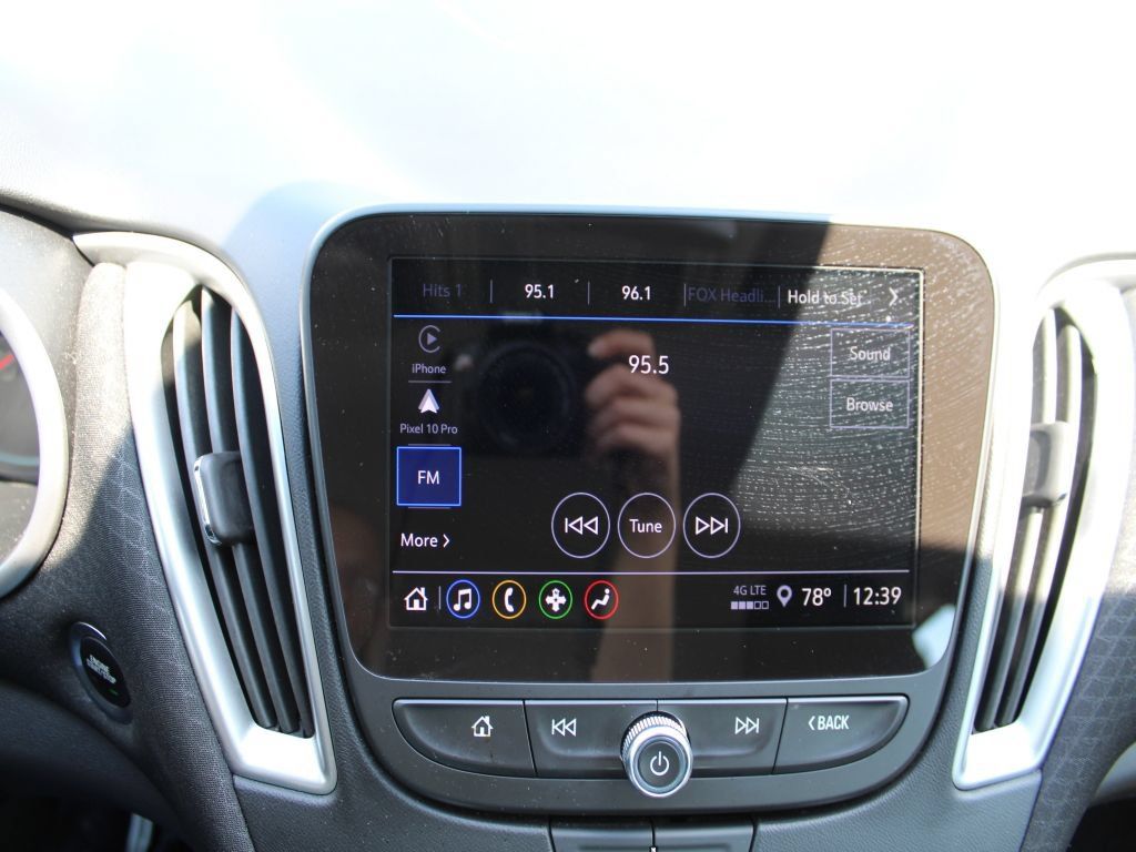 Used 2025 Chevrolet Malibu LT FWD image 16