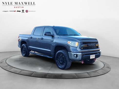 Used 2017 Toyota Tundra SR5 image 2