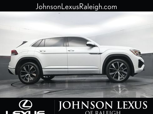 Used 2025 Volkswagen Atlas Cross Sport SEL Premium R-Line AWD/4WD image 22