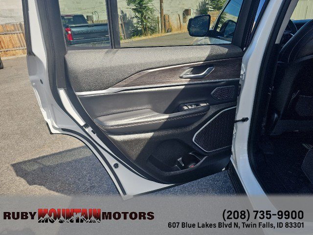 Used 2023 Jeep Grand Cherokee 4WD 4xe image 27