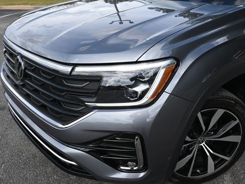 Used 2024 Volkswagen Atlas Cross Sport SEL Premium R-Line image 13