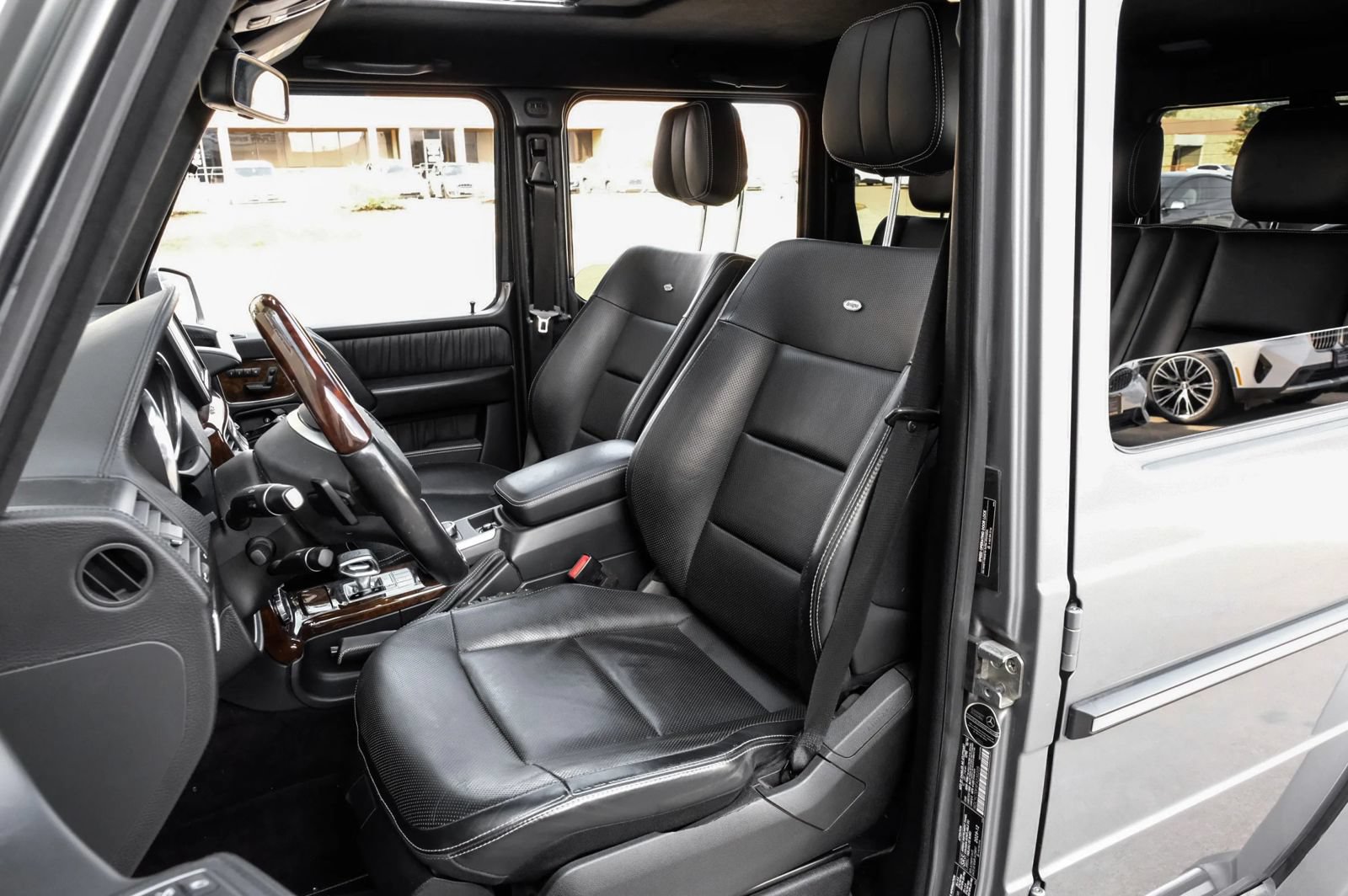 Used 2015 Mercedes-Benz G 63 AMG 4MATIC image 31