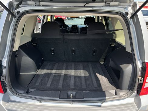 Used 2016 Jeep Patriot Latitude FWD image 30