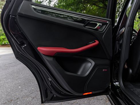 Used 2017 Porsche Macan GTS image 33