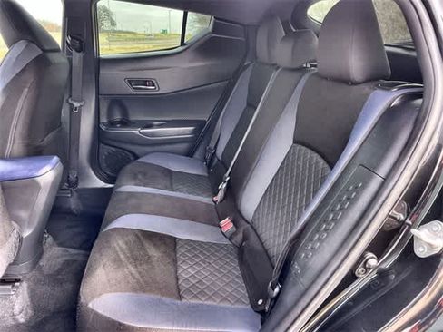 Used 2020 Toyota C-HR XLE image 14