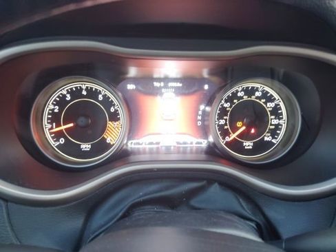 Used 2015 Jeep Cherokee Limited image 12