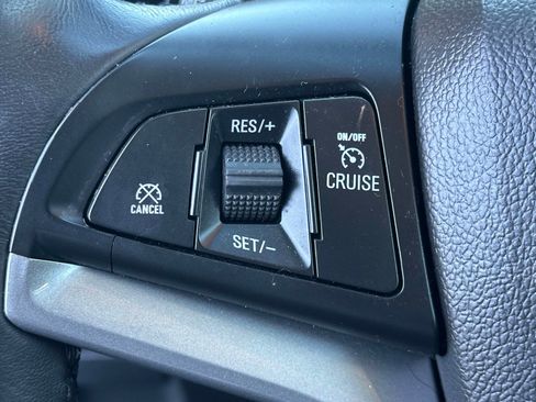 Used 2022 Chevrolet Trax LT w/ LT Convenience Package image 22