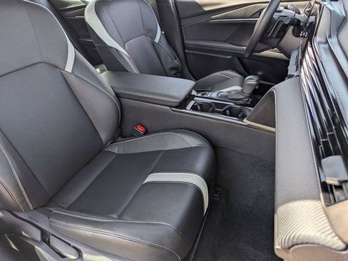 Used 2025 Toyota Camry SE FWD image 10