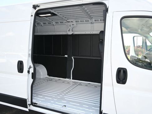 Used 2026 RAM ProMaster 2500 w/ Convenience Group FWD image 12