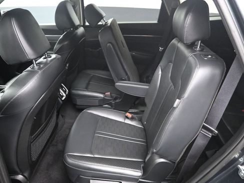 Certified 2025 Kia Sorento SX image 31