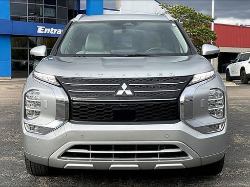 Used 2022 Mitsubishi Outlander SEL image 3
