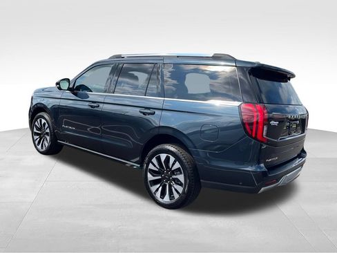 Used 2025 Ford Expedition Platinum w/ Driver's Package AWD/4WD image 3