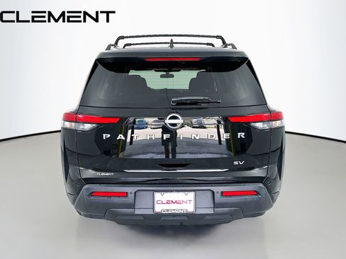 Used 2022 Nissan Pathfinder SV FWD image 8
