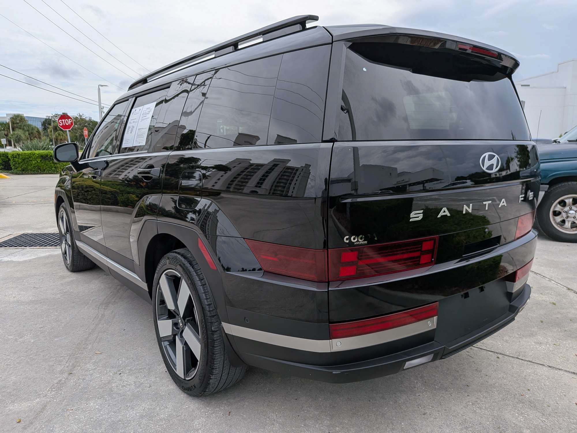 Used 2024 Hyundai Santa Fe Limited FWD image 5
