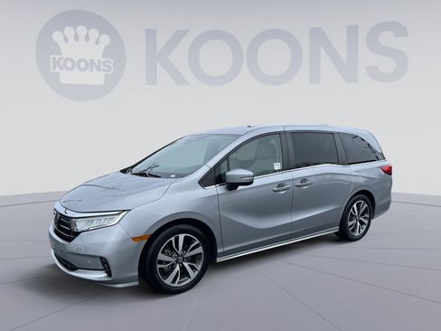 Used 2023 Honda Odyssey Touring image 1