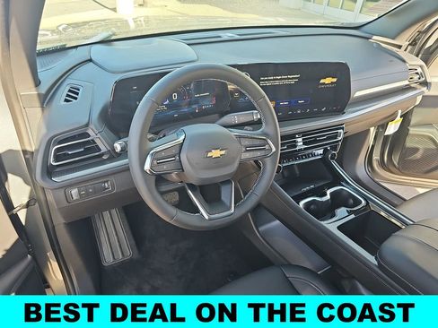 New 2026 Chevrolet Traverse LT w/ Sun and Wheel Package FWD image 17