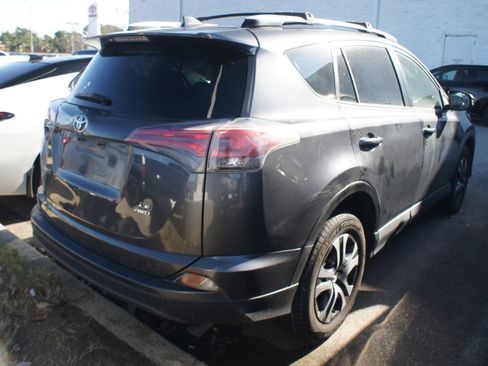Used 2016 Toyota RAV4 LE image 4