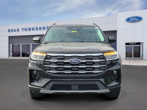 New 2026 Ford Explorer Active image 2