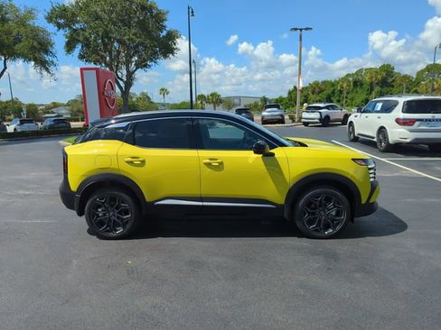 New 2026 Nissan Kicks SR w/ Interior Electronics Package FWD image 3